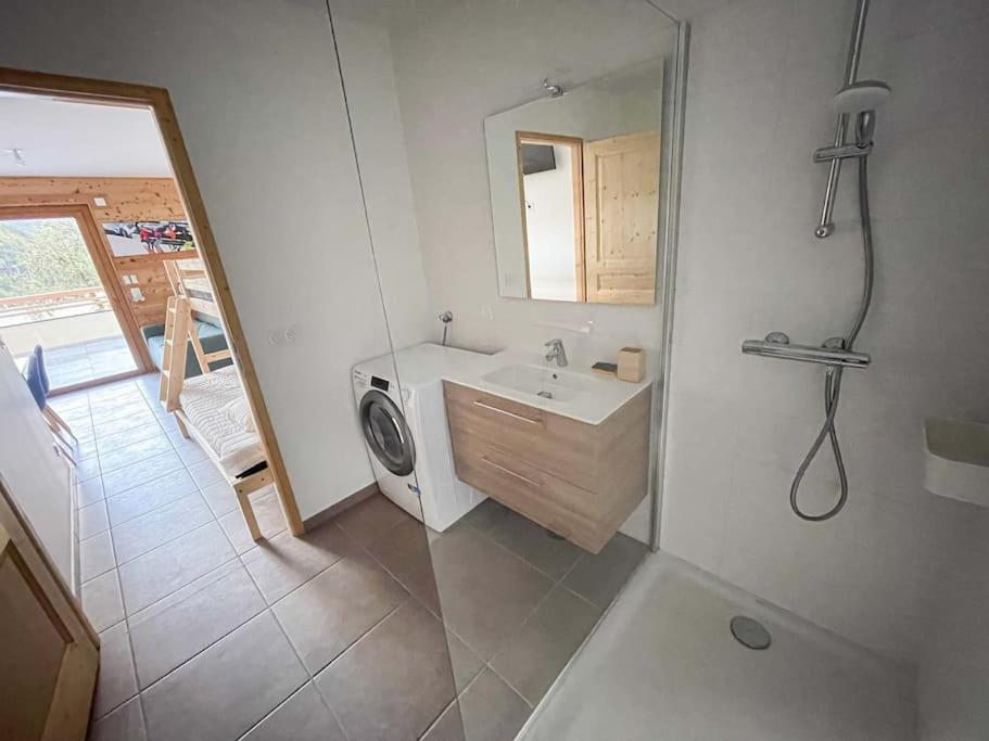 Dans Residence Neuve Le Snow Roc Sur Les Pistes, Grand Studio Cosy 5 Pers Avec Terrasse Panoramique, Sauna, Wifi Saint-Jean-dʼAulps エクステリア 写真